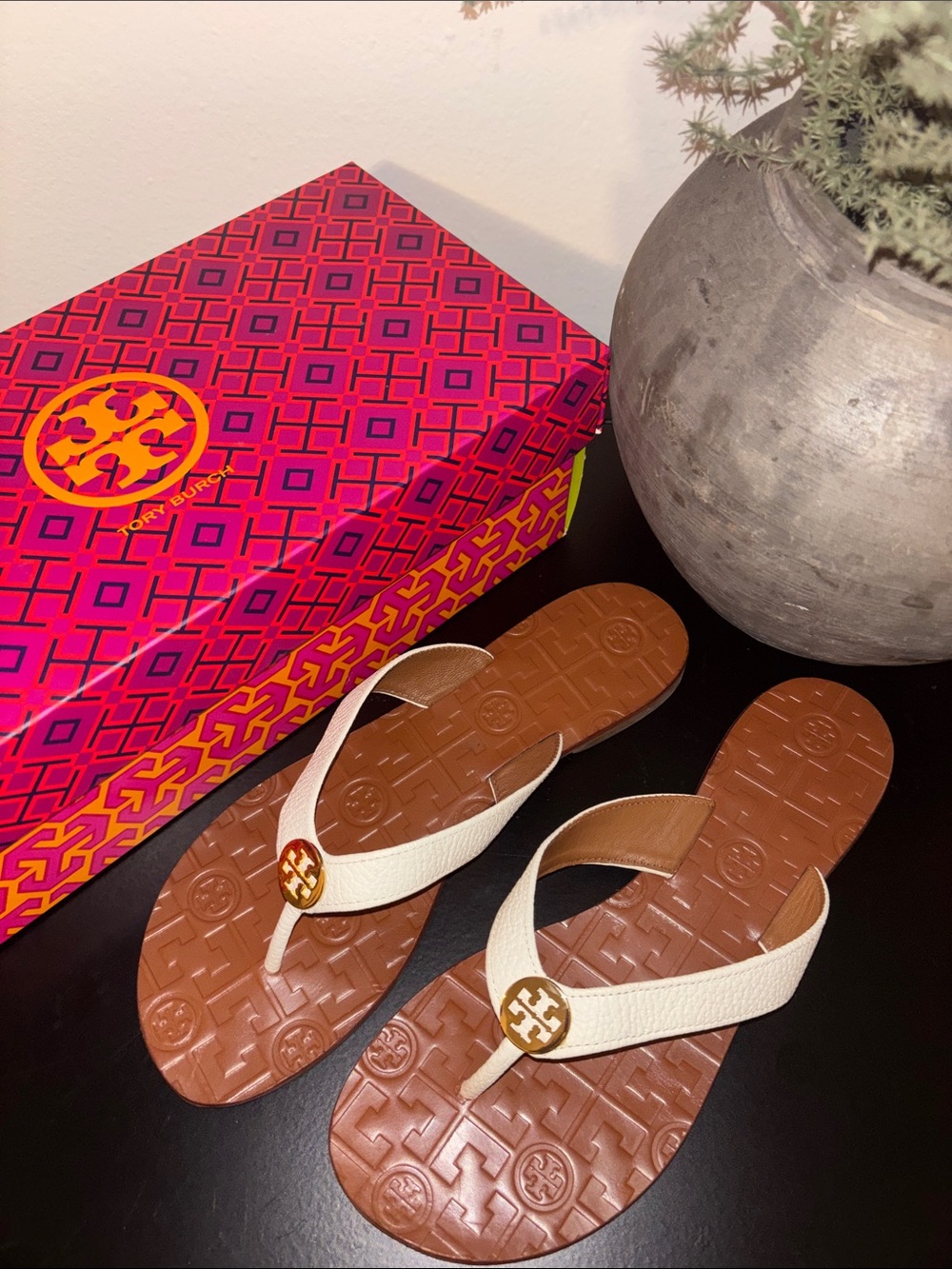 Tory Burch Thora Tumbled Leather/Metal Gold Thong Sandals Color: Bleach/Gold